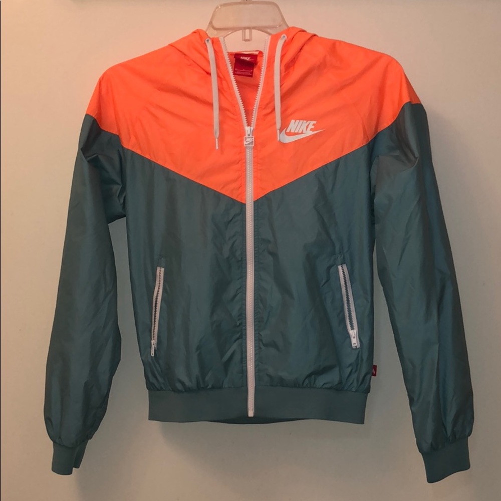 Nike windbreaker jacket